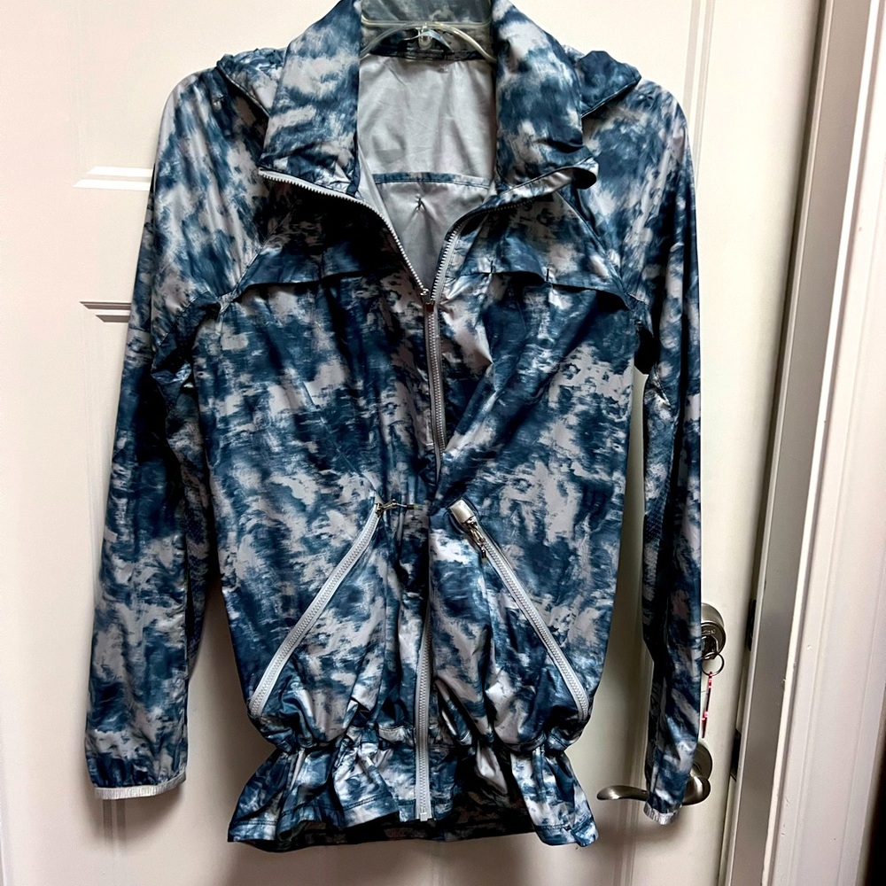 Lululemon Lightweight Adjustable Jacket With Vent… - image 1